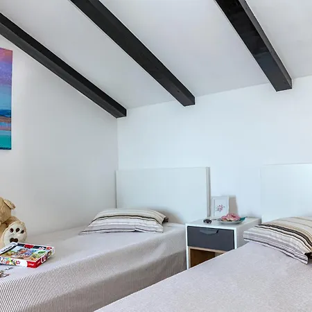 Olive Seaview Oasis